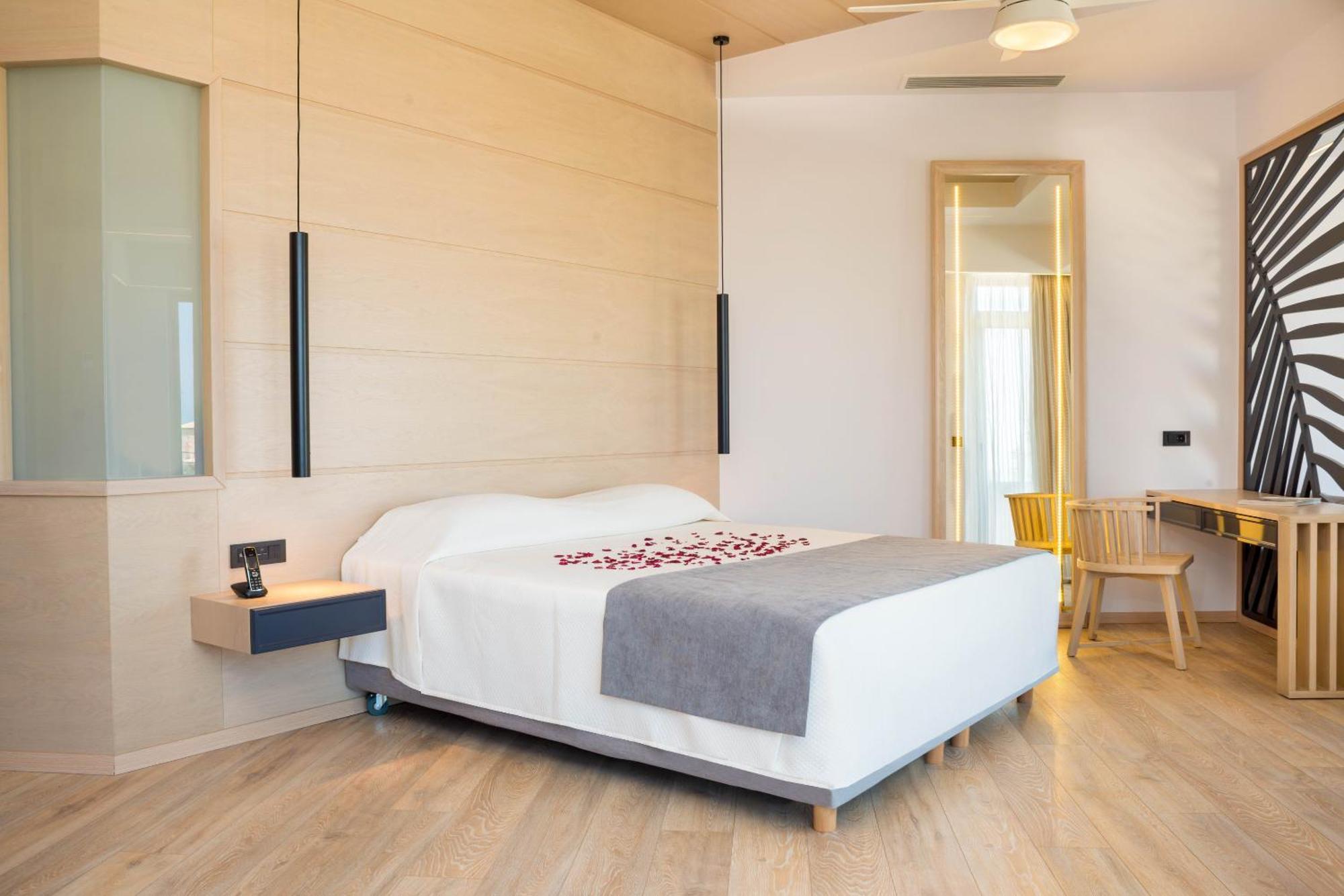 Oscar Suites & Village Agia Marina  Exterior photo